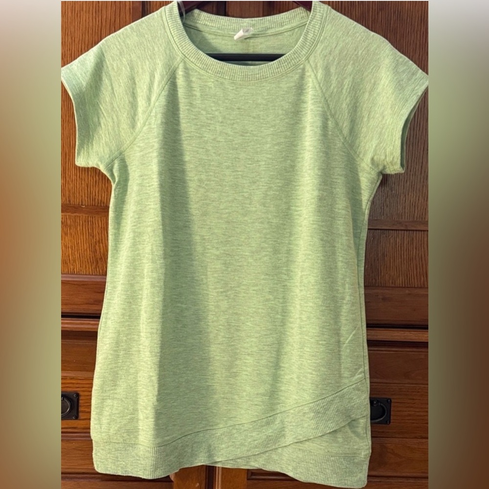 Ideology Pistachio Heathered Tee Asymmetrical Hem Relaxed Fit Gym Cozy Knit Yoga